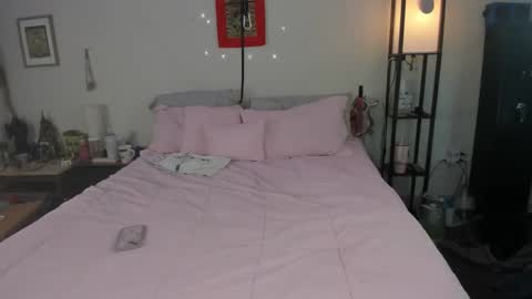 Saturn Girl online show from January 2025 08:50:01 PM