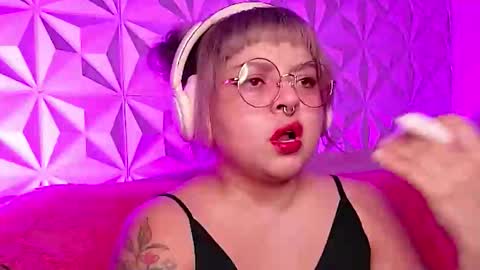 Gina George online show from November 2025 11:48:01 PM