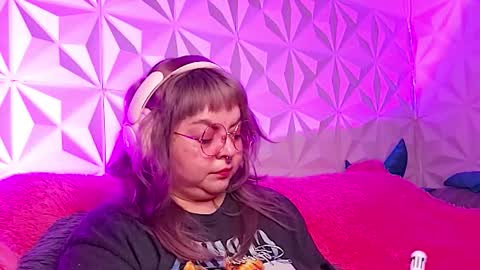 Gina George online show from November 2025 02:00:01 AM