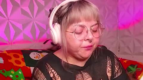 Gina George online show from December 2025 10:03:01 PM