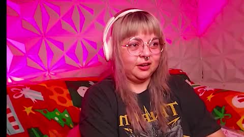 Gina George online show from December 2025 02:06:01 AM