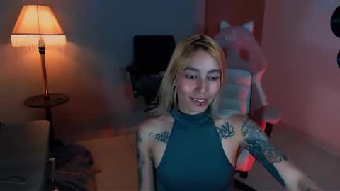 Snapshot of saucy_jenn1 chatting on December 2024 01:58:01 AM I AM JENN  online show from December 2024 01:58:01 AM