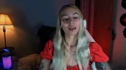 Snapshot of saucy_jenn1 chatting on December 2024 09:52:01 PM I AM JENN  online show from December 2024 09:52:01 PM