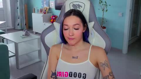 Snapshot of savage_lust_ chatting on February 2026 03:33:01 AM Ariel online show from February 2026 03:33:01 AM