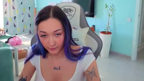 Snapshot of savage_lust_ chatting on February 2026 06:26:01 AM Ariel online show from February 2026 06:26:01 AM