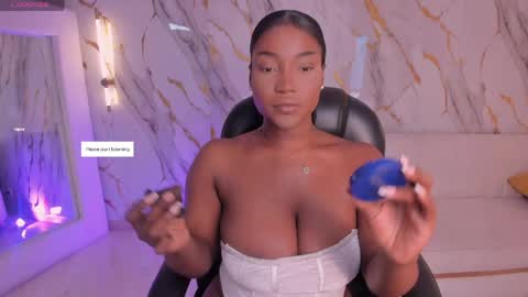 Snapshot of savannahstorm_ chatting on April 2026 12:11:02 PM S a v a n n a h online show from April 2026 12:11:02 PM