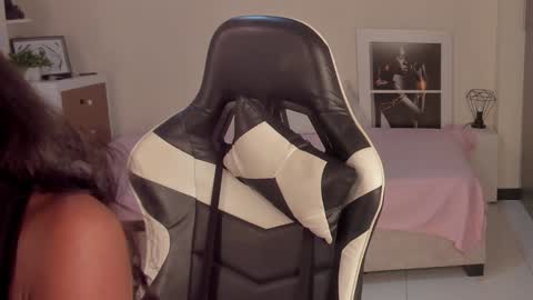 Snapshot of savannahwildee chatting on December 2024 10:47:01 AM Savannahwildee online show from December 2024 10:47:01 AM