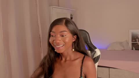 Snapshot of savannahwildee chatting on December 2024 08:26:02 PM Savannahwildee online show from December 2024 08:26:02 PM