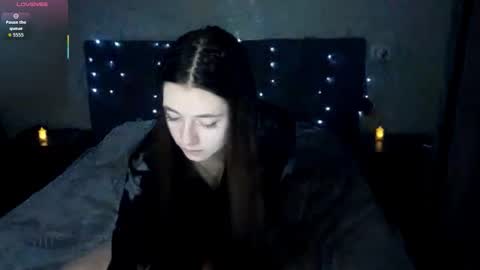 Sophie online show from November 2025 03:23:02 PM