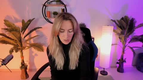 save the qween online show from January 2025 09:59:01 AM