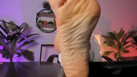 save the qween online show from February 2025 08:53:02 AM