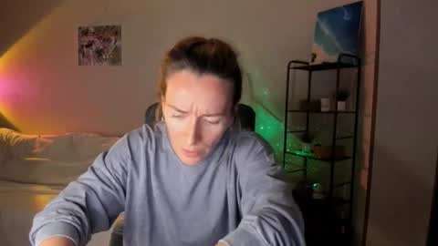 save the qween online show from October 2025 12:27:01 PM