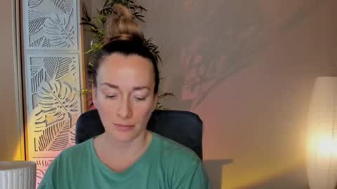 save the qween online show from February 2026 06:43:02 AM