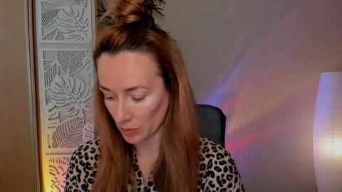 Snapshot of save_the_qween chatting on April 2026 10:21:02 AM save the qween online show from April 2026 10:21:02 AM