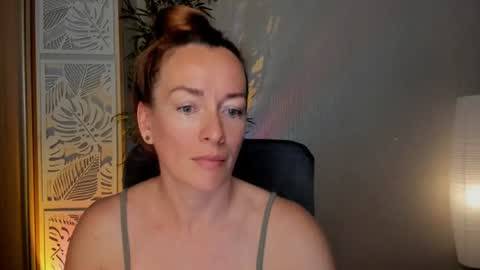 Snapshot of save_the_qween chatting on June 2026 05:39:01 AM save the qween online show from June 2026 05:39:01 AM