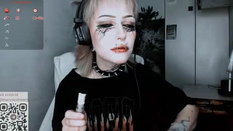 pronoun she. name Mary. age 21. online show from September 2025 11:26:01 PM