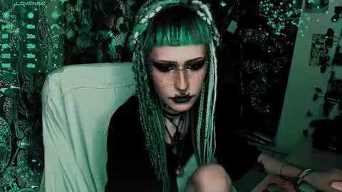 pronoun she. name Mary. age 21. online show from January 2026 10:47:02 PM