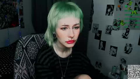 pronoun she. name Mary. age 21. online show from March 2026 06:13:02 PM