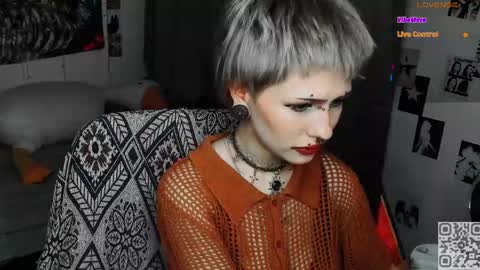 pronoun she. name Mary. age 21. online show from April 2026 12:11:02 AM