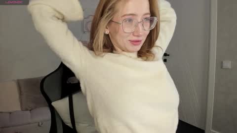 Kira  GMT 7 Mon Thu-Sun  0800am-0200pm  online show from February 2026 01:26:01 AM