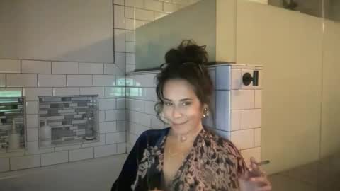 Good Girls Say Please...and Thank You online show from November 2025 05:59:01 PM