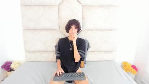 scaarlett_22 online show from November 2025 06:39:01 PM