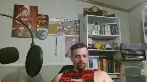 Snapshot of scarecrow2wm chatting on January 2026 04:07:02 AM Kent Clark online show from January 2026 04:07:02 AM