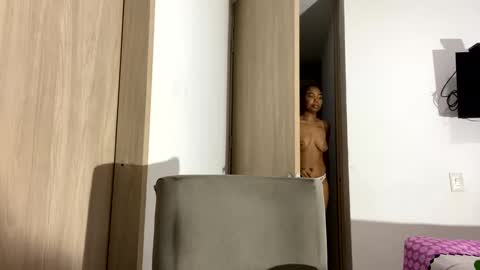 Snapshot of scarle222421 chatting on December 2024 10:48:02 PM scarle222421 online show from December 2024 10:48:02 PM