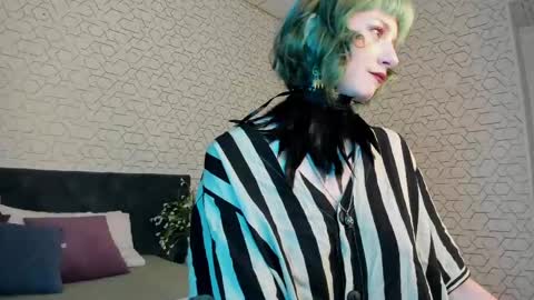Snapshot of scarle_whisper chatting on May 2026 09:26:01 AM Emmy online show from May 2026 09:26:01 AM