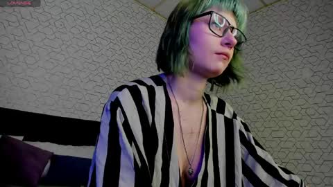 Snapshot of scarle_whisper chatting on May 2026 09:17:01 AM Emmy online show from May 2026 09:17:01 AM