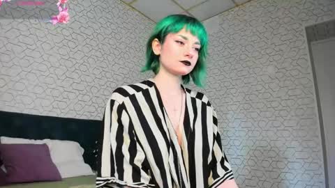 Snapshot of scarle_whisper chatting on May 2026 09:26:01 AM Emmy online show from May 2026 09:26:01 AM
