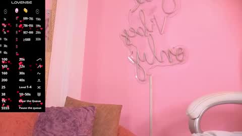 Scarlett online show from November 2025 08:01:02 AM