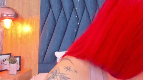 Snapshot of scarleett_jones chatting on February 2025 03:11:02 AM scarleett jones online show from February 2025 03:11:02 AM