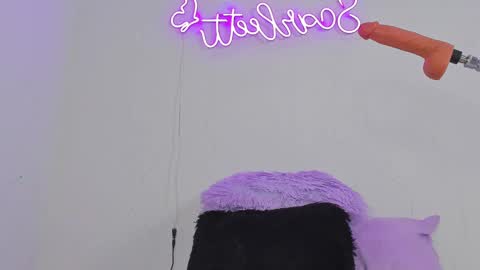 Snapshot of scarleett_jones chatting on March 2025 04:08:02 AM scarleett jones online show from March 2025 04:08:02 AM