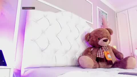 Snapshot of scarlet__hill chatting on December 2024 02:00:02 PM scarlet hill online show from December 2024 02:00:02 PM