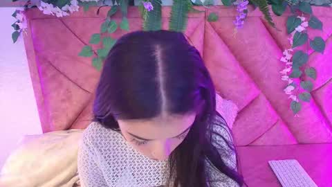 Scarlet  online show from October 2025 04:23:02 AM