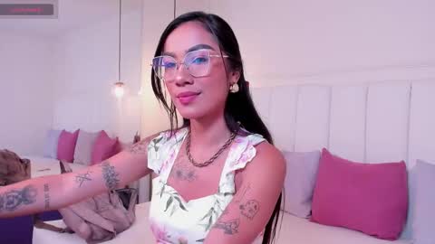 Scarlet online show from December 2025 07:54:02 PM