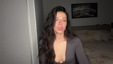 Snapshot of scarlet_daisy_ chatting on June 2026 07:00:01 AM Sophie online show from June 2026 07:00:01 AM