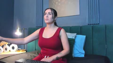 Scarlet Edwars online show from November 2025 07:12:01 PM