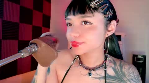 scarlet_gold online show from October 2025 02:32:01 AM