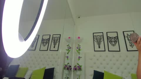 Snapshot of scarlet_stan22 chatting on January 2025 11:14:01 AM Isa online show from January 2025 11:14:01 AM