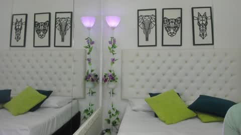 Snapshot of scarlet_stan22 chatting on January 2025 10:48:02 AM Isa online show from January 2025 10:48:02 AM