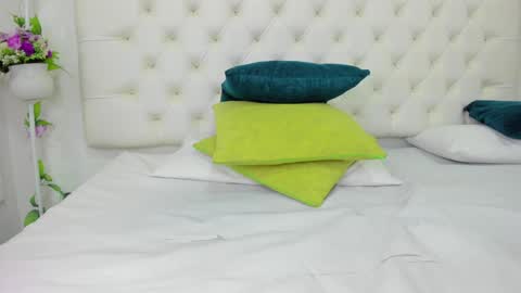 Snapshot of scarlet_stan22 chatting on January 2025 01:32:02 PM Isa online show from January 2025 01:32:02 PM