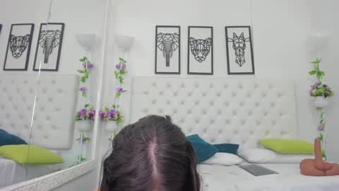 Snapshot of scarlet_stan22 chatting on January 2025 05:21:01 PM Isa online show from January 2025 05:21:01 PM