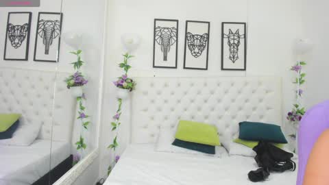 Snapshot of scarlet_stan22 chatting on February 2025 11:12:02 AM Isa online show from February 2025 11:12:02 AM