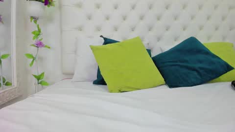 Snapshot of scarlet_stan22 chatting on February 2025 02:23:02 PM Isa online show from February 2025 02:23:02 PM