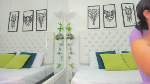 Snapshot of scarlet_stan22 chatting on March 2025 10:45:01 AM Isa online show from March 2025 10:45:01 AM