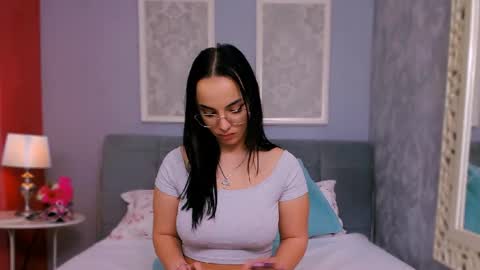 Scarlet online show from March 2026 11:21:01 PM