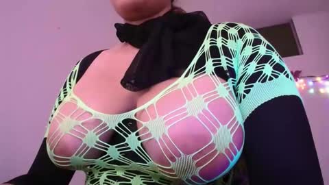 Snapshot of scarlet_whisper chatting on April 2026 09:41:02 PM scarlet whisper online show from April 2026 09:41:02 PM