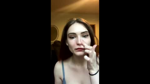 Snapshot of scarletbean chatting on June 2026 01:35:01 PM scarletbean online show from June 2026 01:35:01 PM
